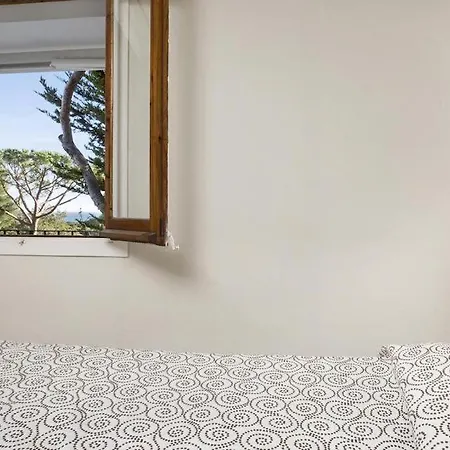 Sleeps 4 Pool Apartament *