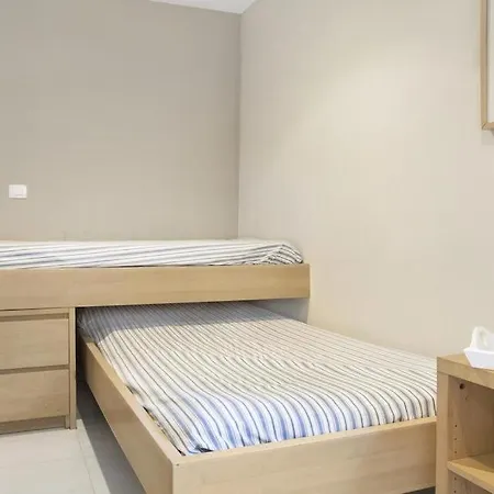 Sleeps 4 Pool Apartament Llafranc